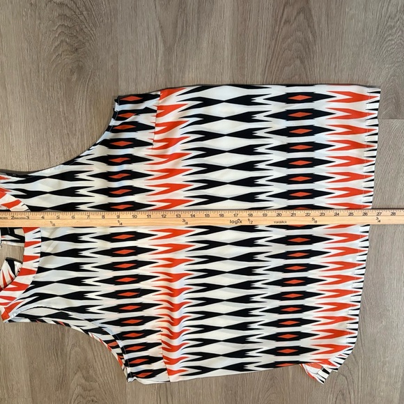 Worthington Geometric Sleeveless Blouse - Picture 11 of 11